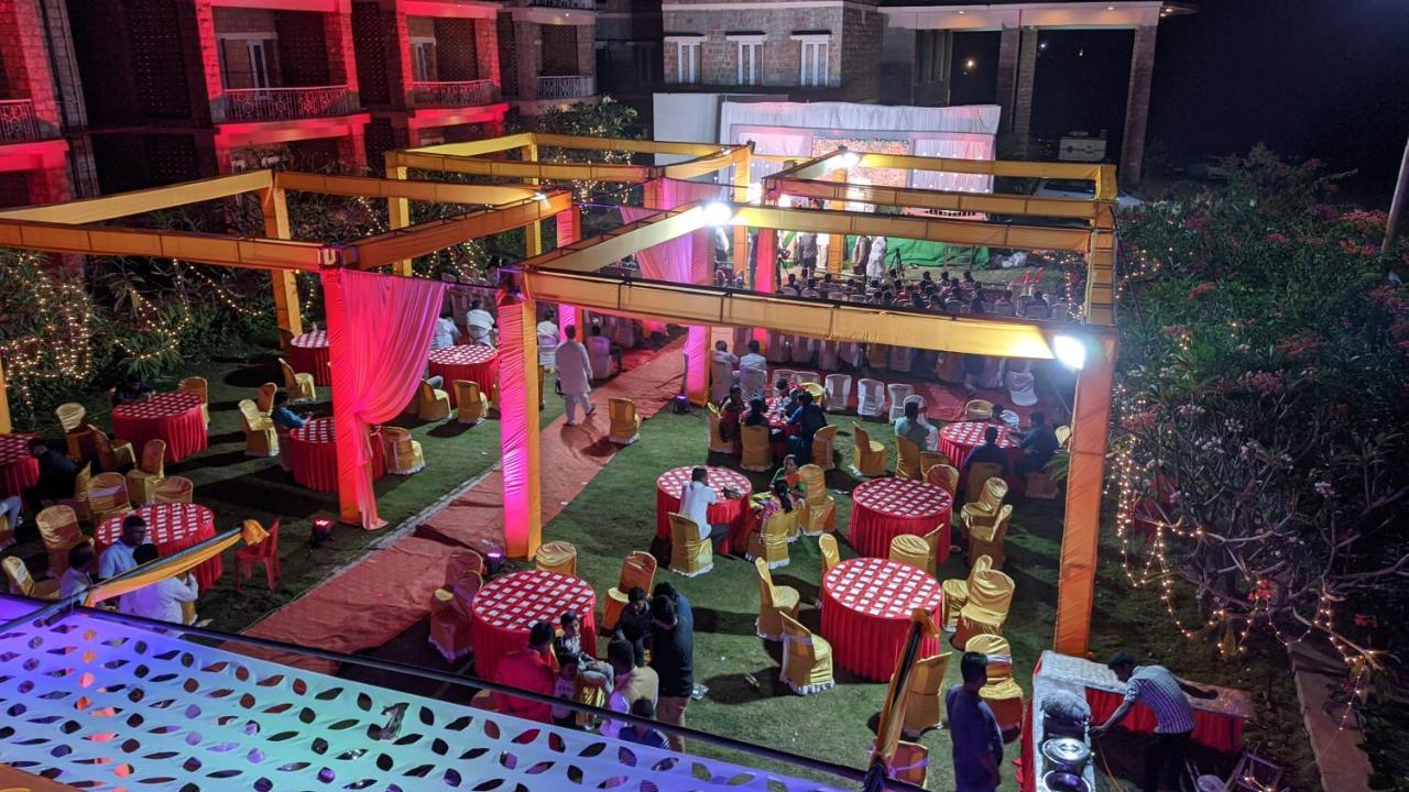Kanthi Resorts Badami Bāgalkot Extérieur photo
