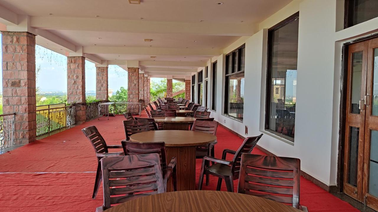 Kanthi Resorts Badami Bāgalkot Extérieur photo