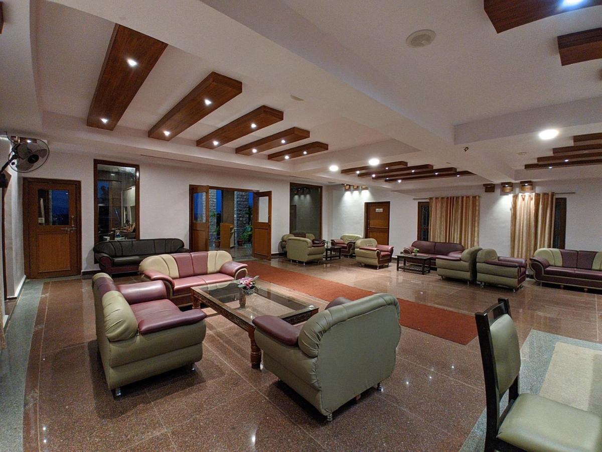 Kanthi Resorts Badami Bāgalkot Extérieur photo