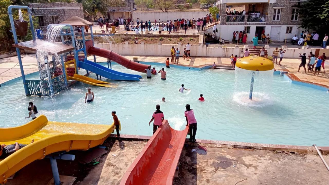 Kanthi Resorts Badami Bāgalkot Extérieur photo